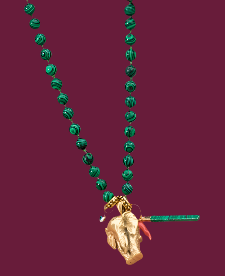Collar  elefante verde amuletos