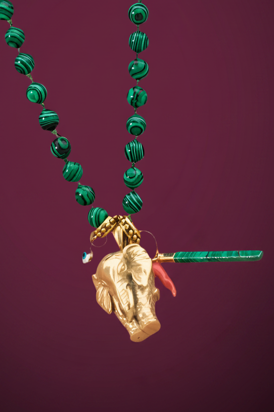 Collar elefante verde amuletos