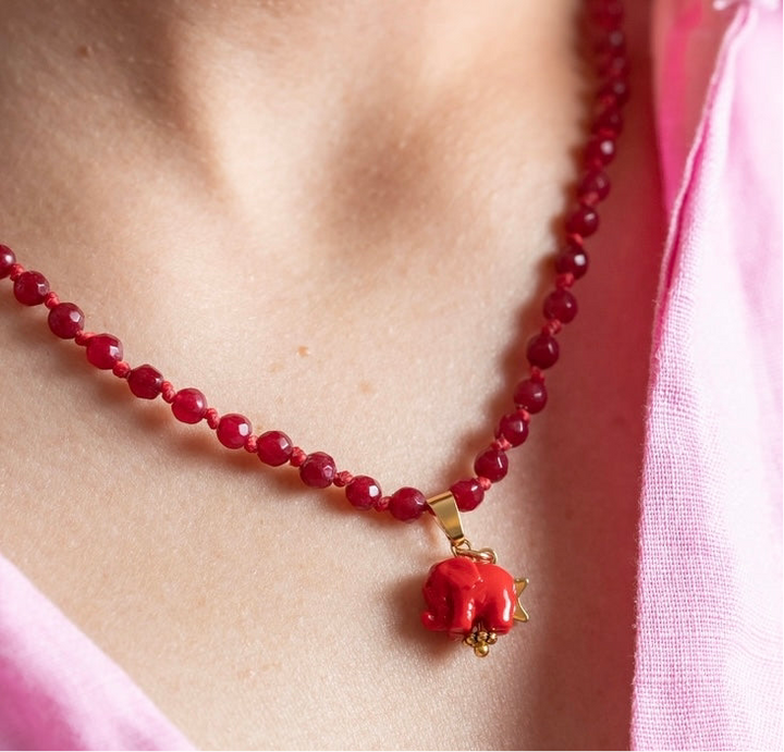 Collar protección ágata rojo