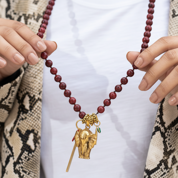Collar  elefante rojo amuletos