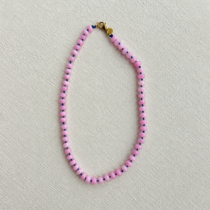 Collar rosado foto 5 cuadrada