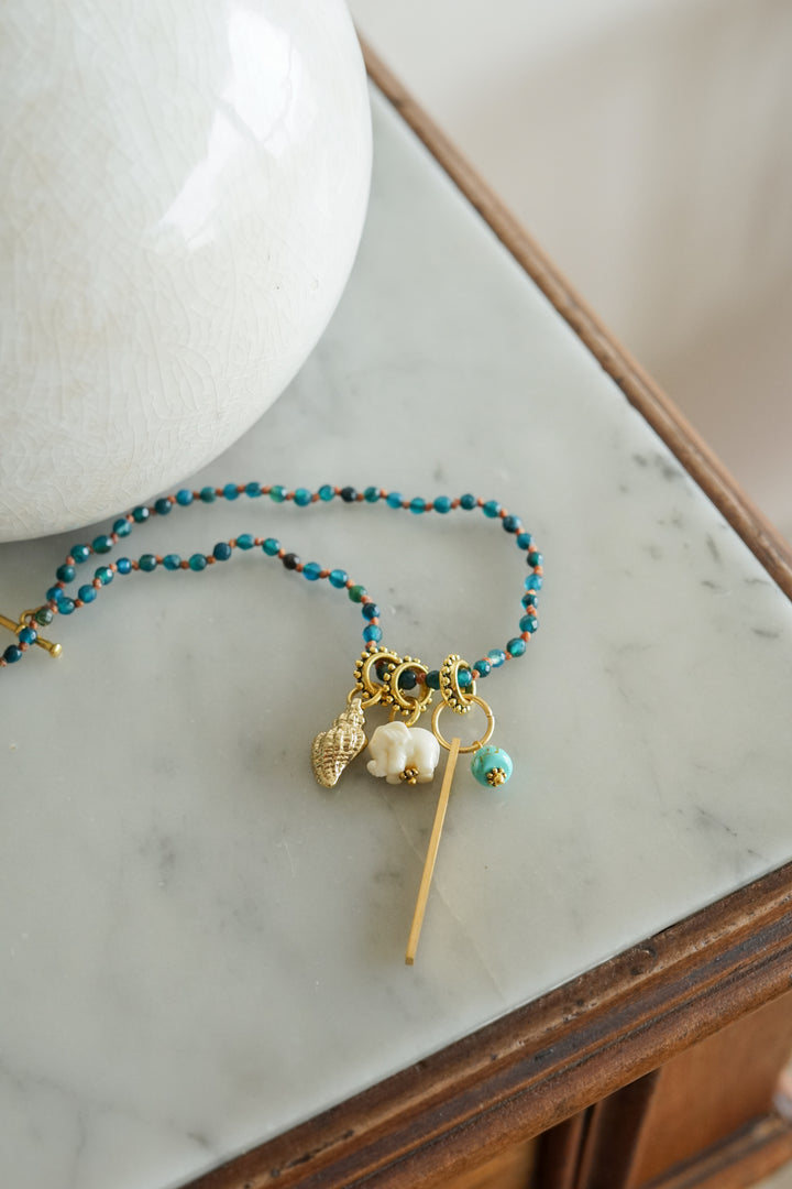 Collar Clara Agatha Celeste